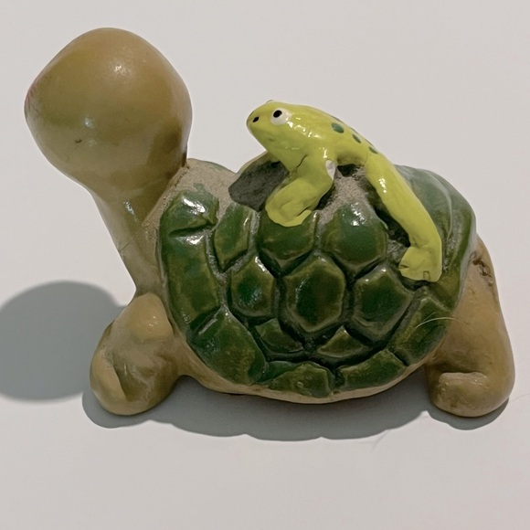 Vintage Napcoware Turtle Figurine with Frog on Back Made in Japan - Picture 5 of 11
